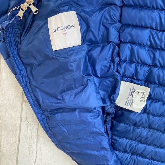 Moncler Lightweight Jacket - Picture 9 of 10